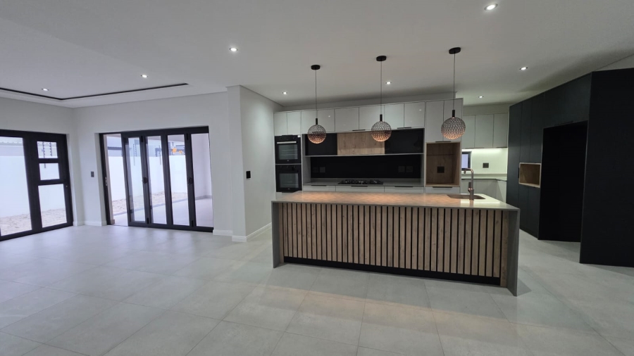 4 Bedroom Property for Sale in Sandown Western Cape